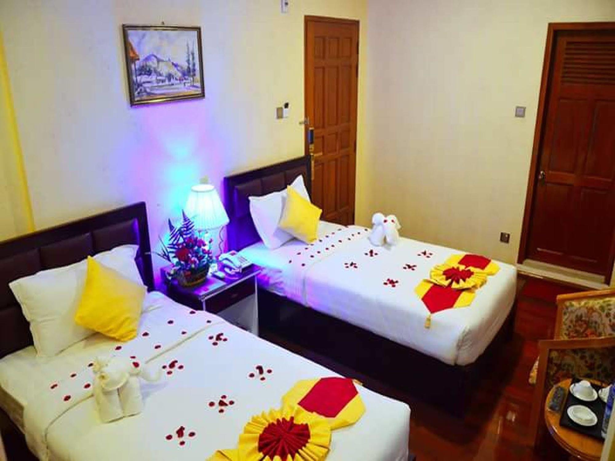 מנדלאי Golden City Light Hotel מראה חיצוני תמונה