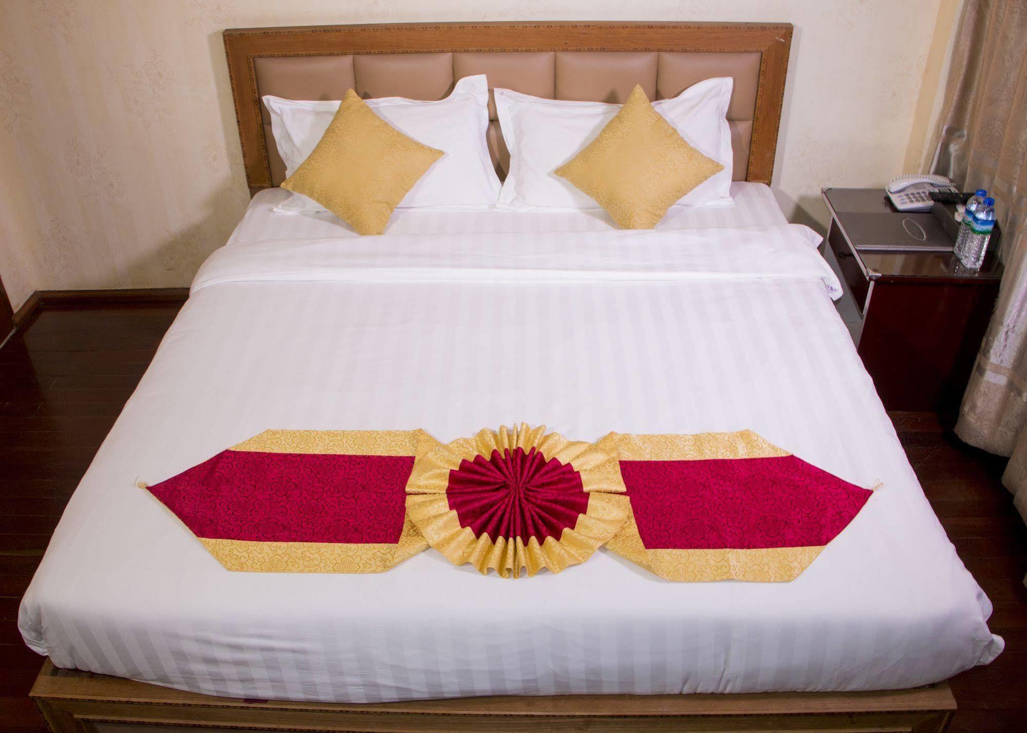 מנדלאי Golden City Light Hotel מראה חיצוני תמונה