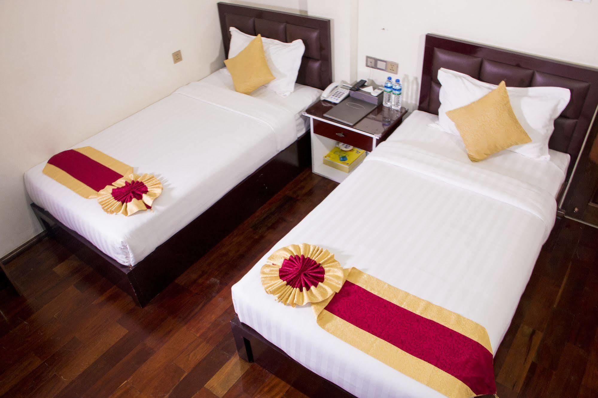 מנדלאי Golden City Light Hotel מראה חיצוני תמונה