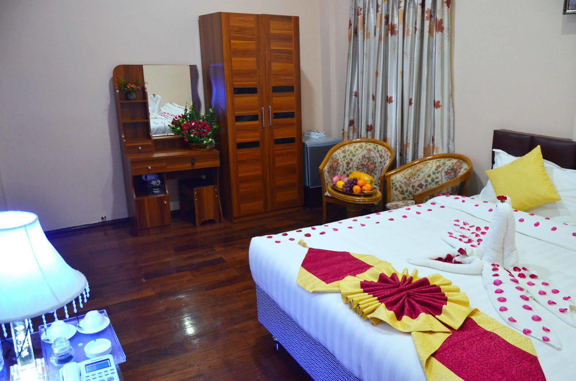 מנדלאי Golden City Light Hotel מראה חיצוני תמונה